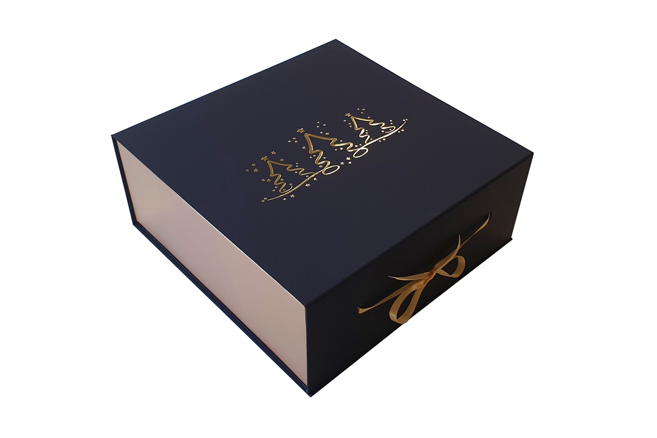 Pudełko typu rigid box zamykane na magnesy