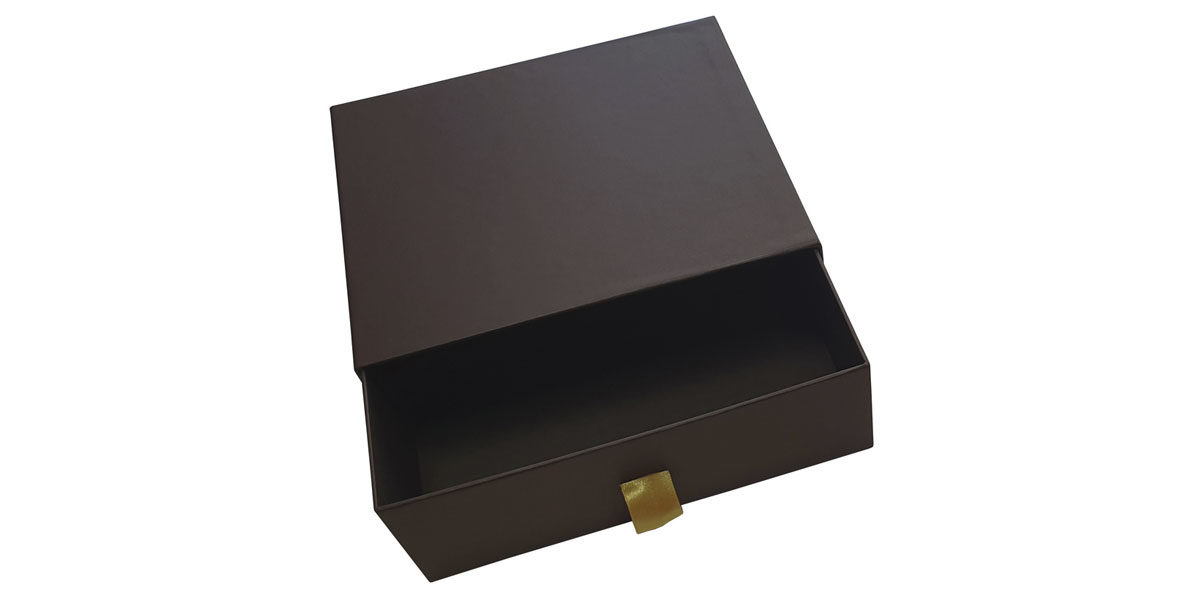 Ozdobne pudełko szufladowe z tasiemką