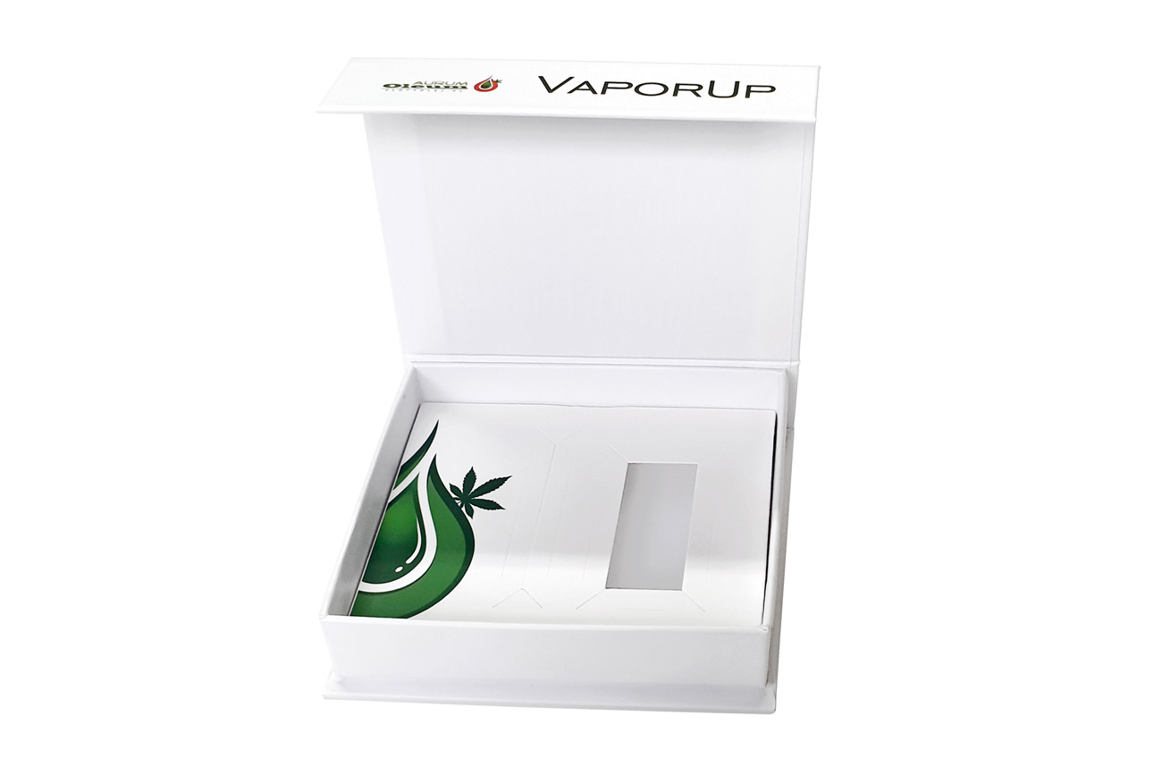 Pudełko magnetyczne z kartonową wkładką na produkty